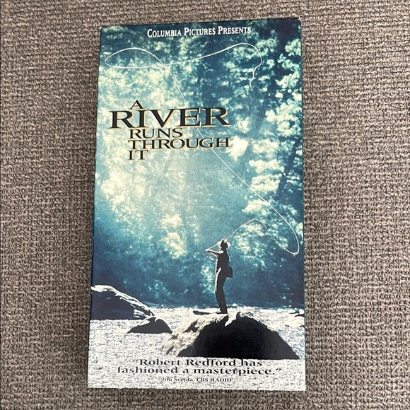 5/$25 A River Runs Through It VHS Tape 1993 Columbia Pictures Robert Redford - Picture 4 of 4